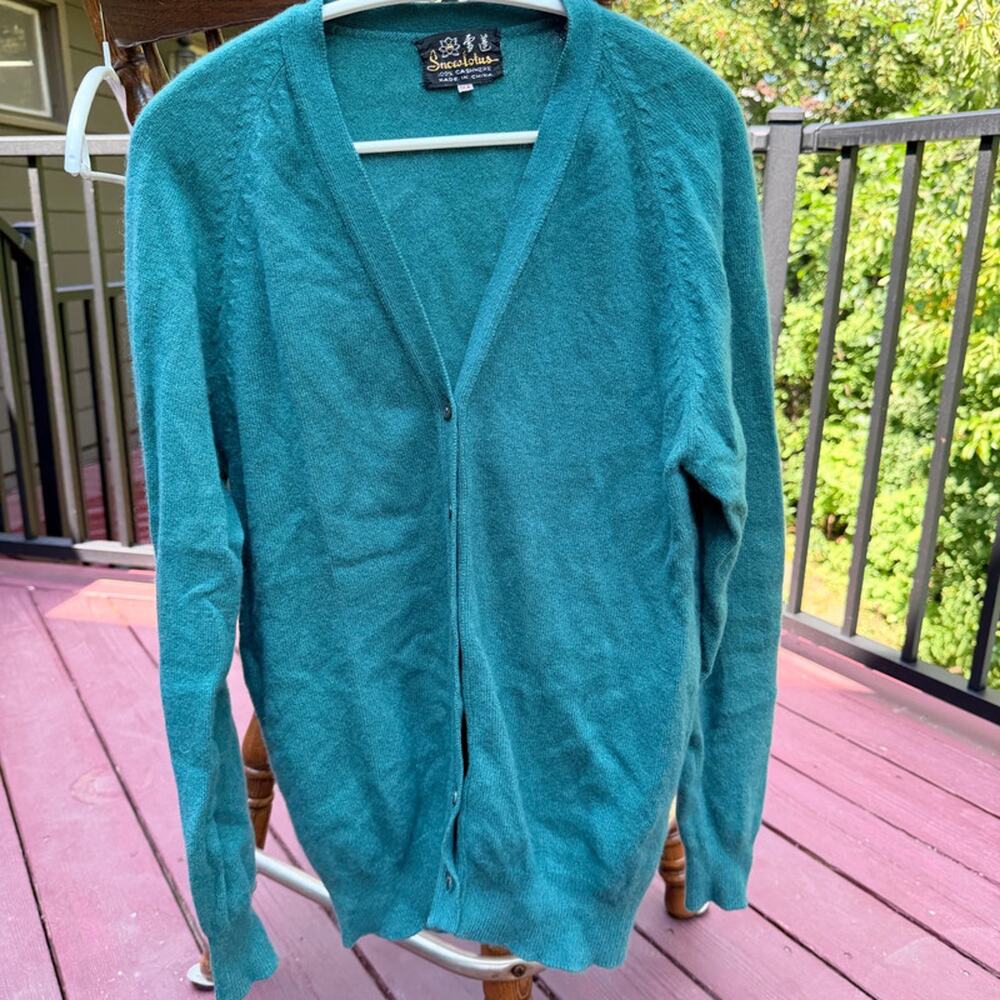 Snow Lotus 100% Cashmere cardigan